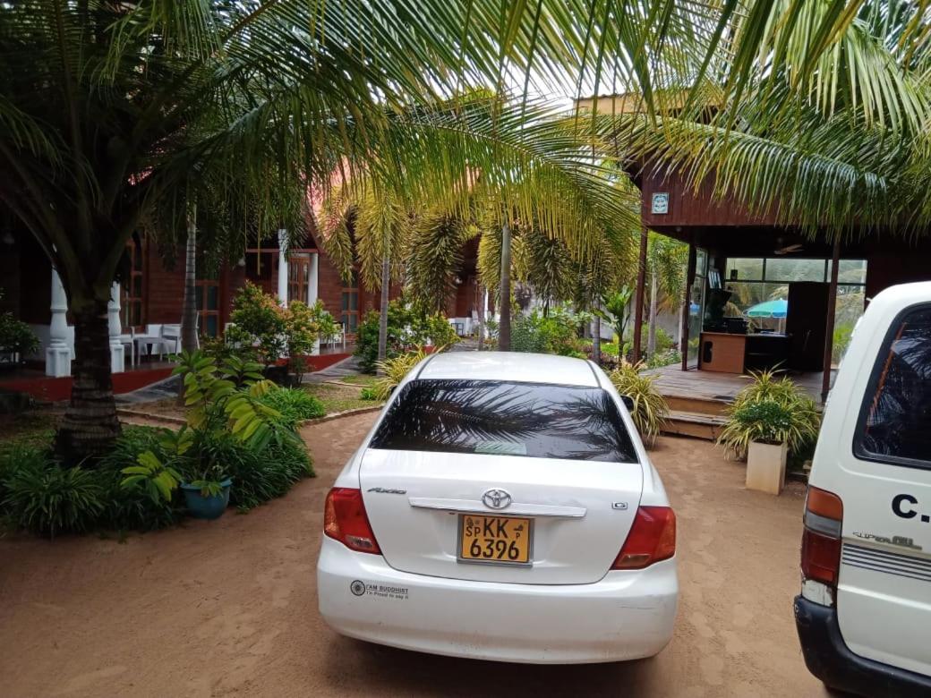 Elegant Green Beach Resort Trincomalee Exterior foto