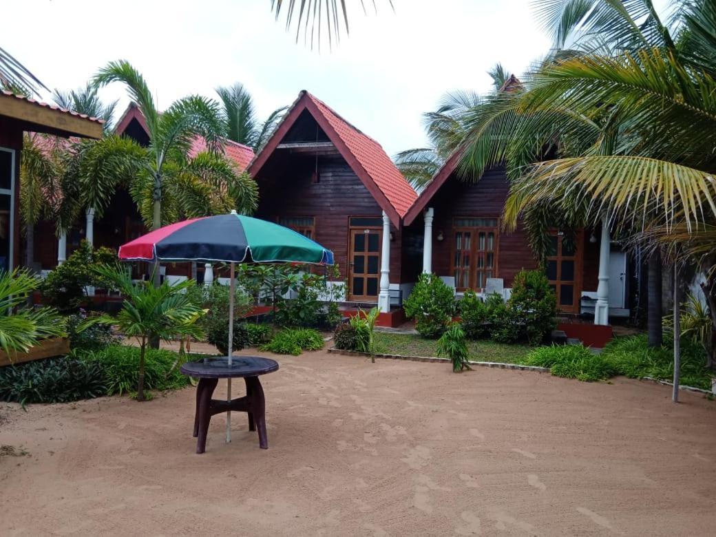 Elegant Green Beach Resort Trincomalee Exterior foto